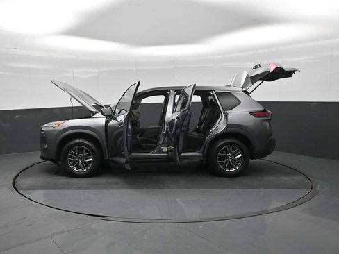 Used 2021 Nissan Rogue S image 29