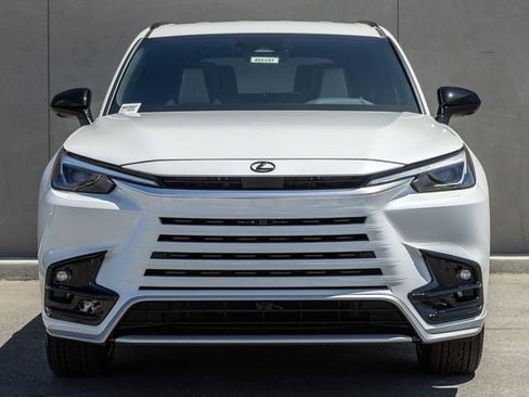 New 2026 Lexus TX 500h AWD image 2