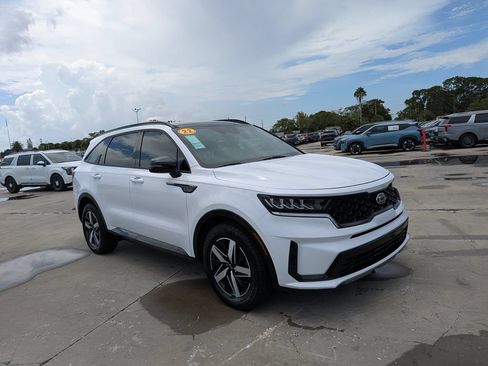 Used 2021 Kia Sorento S w/ Panoramic Sunroof Package FWD image 2