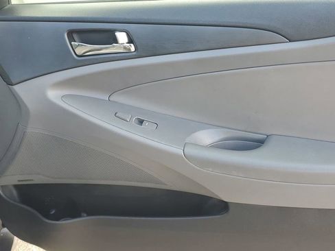 Used 2012 Hyundai Sonata SE w/ Navigation & Sunroof Pkg image 40