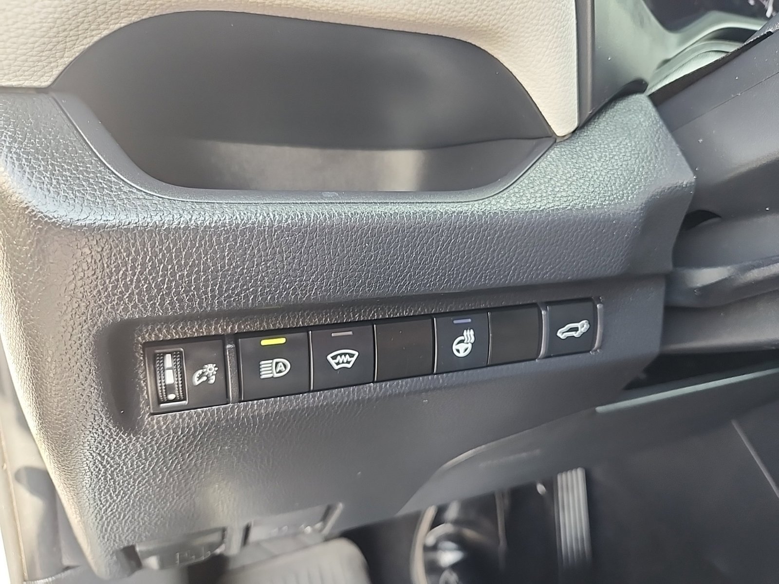 Used 2024 Toyota RAV4 XLE w/ Convenience Package AWD/4WD image 28