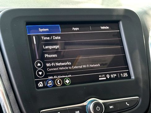 Used 2023 Chevrolet Equinox LT FWD image 24