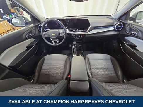 Used 2024 Chevrolet Trax LT w/ Driver Confidence Package FWD image 27