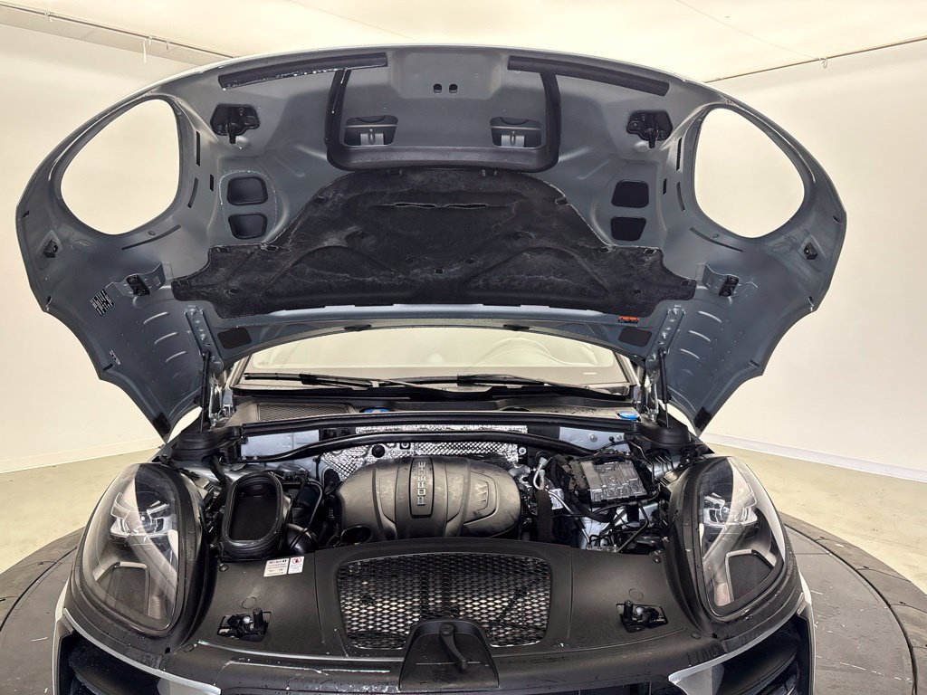 Certified 2020 Porsche Macan AWD/4WD image 13