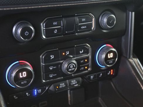 Used 2022 Chevrolet Tahoe Premier image 21