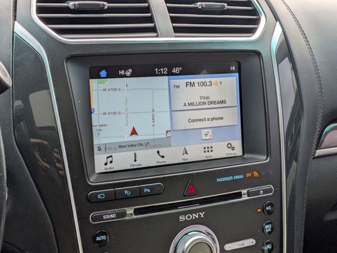 Used 2017 Ford Explorer Platinum image 21