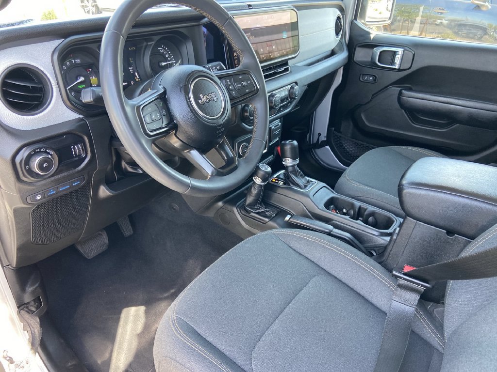 Used 2024 Jeep Wrangler Unlimited AWD/4WD image 6