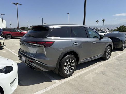 Used 2023 INFINITI QX60 Pure FWD image 16