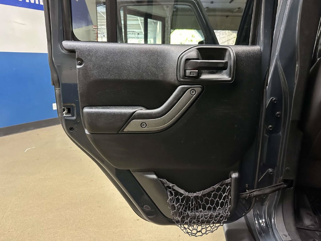 Used 2018 Jeep Wrangler Unlimited Sport S AWD/4WD image 17