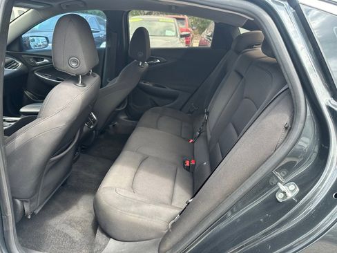 Used 2018 Chevrolet Malibu LT FWD image 15