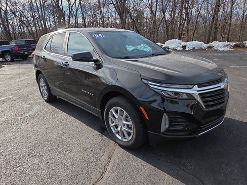 Used 2024 Chevrolet Equinox LT image 1
