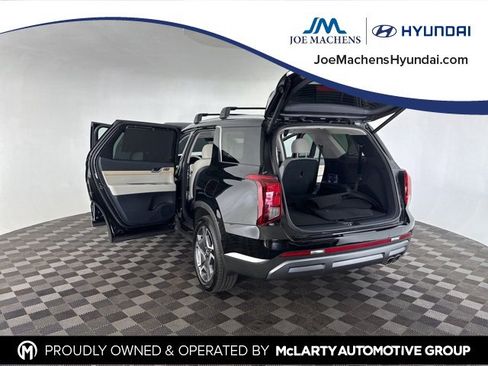 Certified 2025 Hyundai Palisade Limited image 16