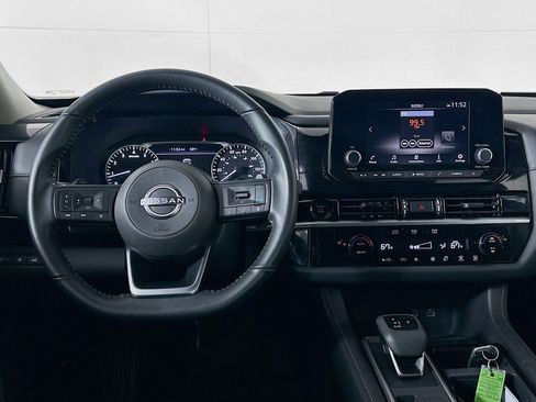 Used 2025 Nissan Pathfinder SV FWD image 18
