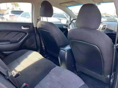 Used 2017 Kia Forte LX FWD image 19