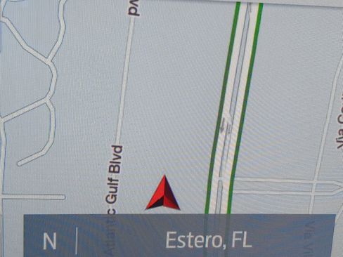 Certified 2022 Ford Explorer Limited w/ Equipment Group 301A image 22