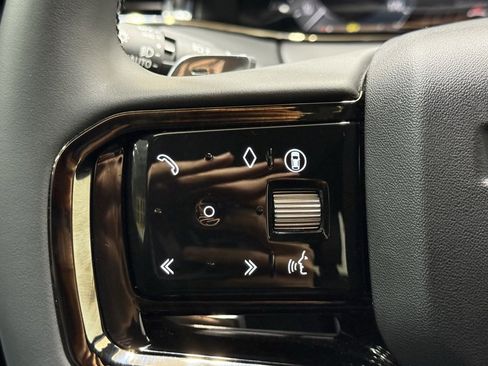 Used 2025 Land Rover Range Rover Evoque S image 23