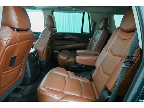 Used 2020 Cadillac Escalade Luxury image 21
