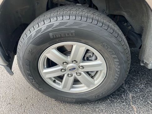 Used 2022 Ford F150 XLT AWD/4WD image 13