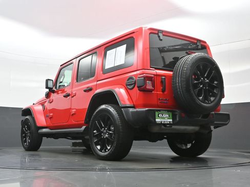Used 2025 Jeep Wrangler Unlimited Sahara AWD/4WD image 29