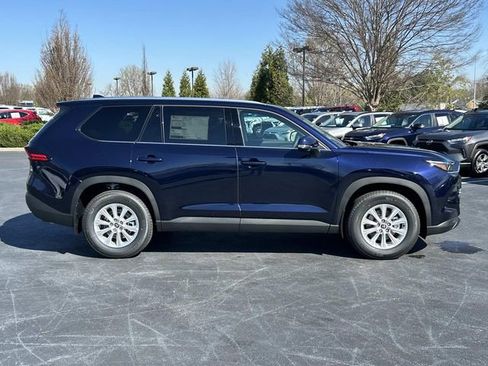 New 2026 Toyota Grand Highlander XLE image 3