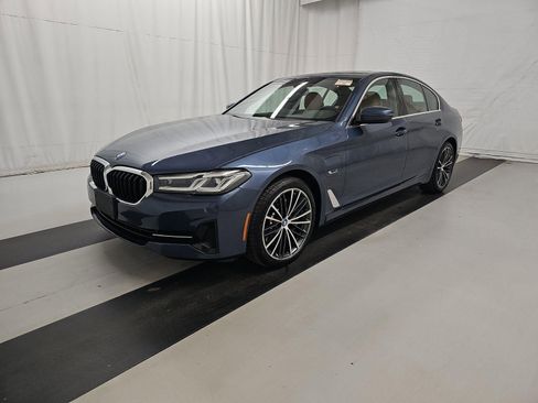 Used 2023 BMW 530e xDrive w/ Convenience Package image 1
