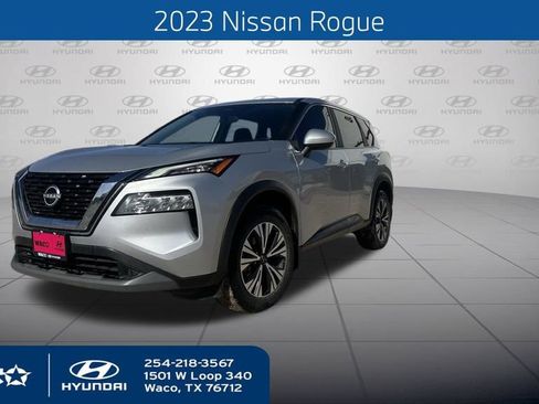 Used 2023 Nissan Rogue SV image 1