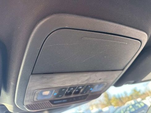 Used 2020 Ford Explorer Platinum image 34