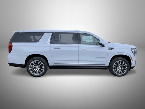 New 2026 GMC Yukon XL Denali w/ Denali Reserve Package AWD/4WD image 4