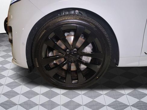 New 2026 Land Rover Range Rover Sport Dynamic SE AWD/4WD image 9