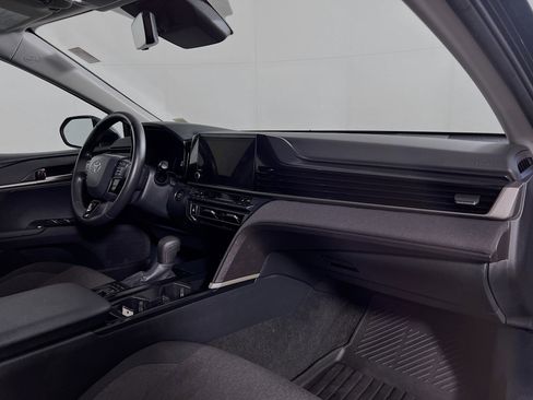 Used 2025 Toyota Camry LE w/ Convenience Package FWD image 24