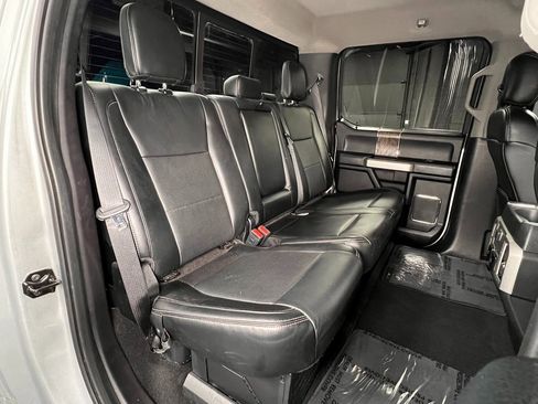 Used 2019 Ford F250 Lariat w/ Chrome Package image 11