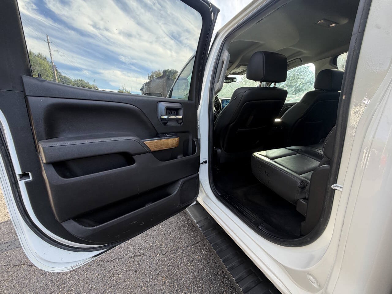 Used 2015 Chevrolet Silverado 2500 LTZ w/ Duramax Plus Package AWD/4WD image 17