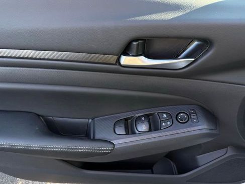 New 2025 Nissan Altima 2.5 SV image 18