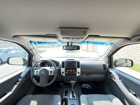 Used 2013 Nissan Frontier SV w/ SV Value Truck Pkg AWD/4WD image 32