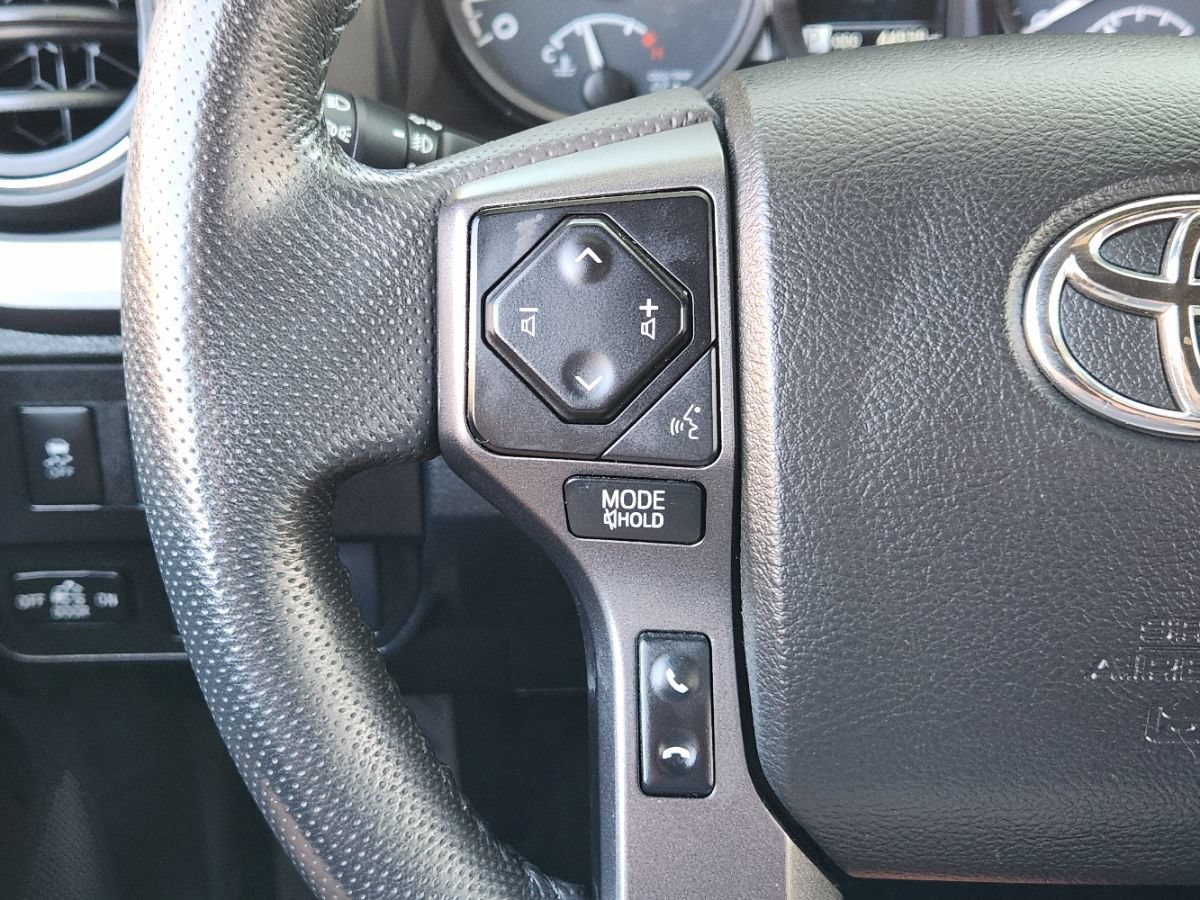 Used 2022 Toyota Tacoma TRD Off-Road AWD/4WD image 46