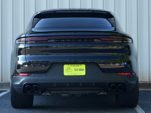 Used 2025 Porsche Cayenne Coupe AWD/4WD image 11