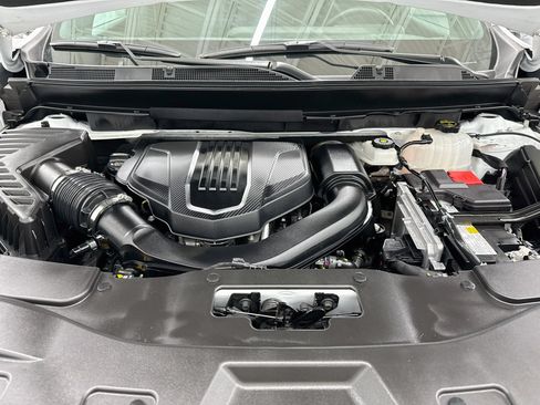 Used 2026 Chevrolet Traverse LT w/ Driver Confidence Package FWD image 35