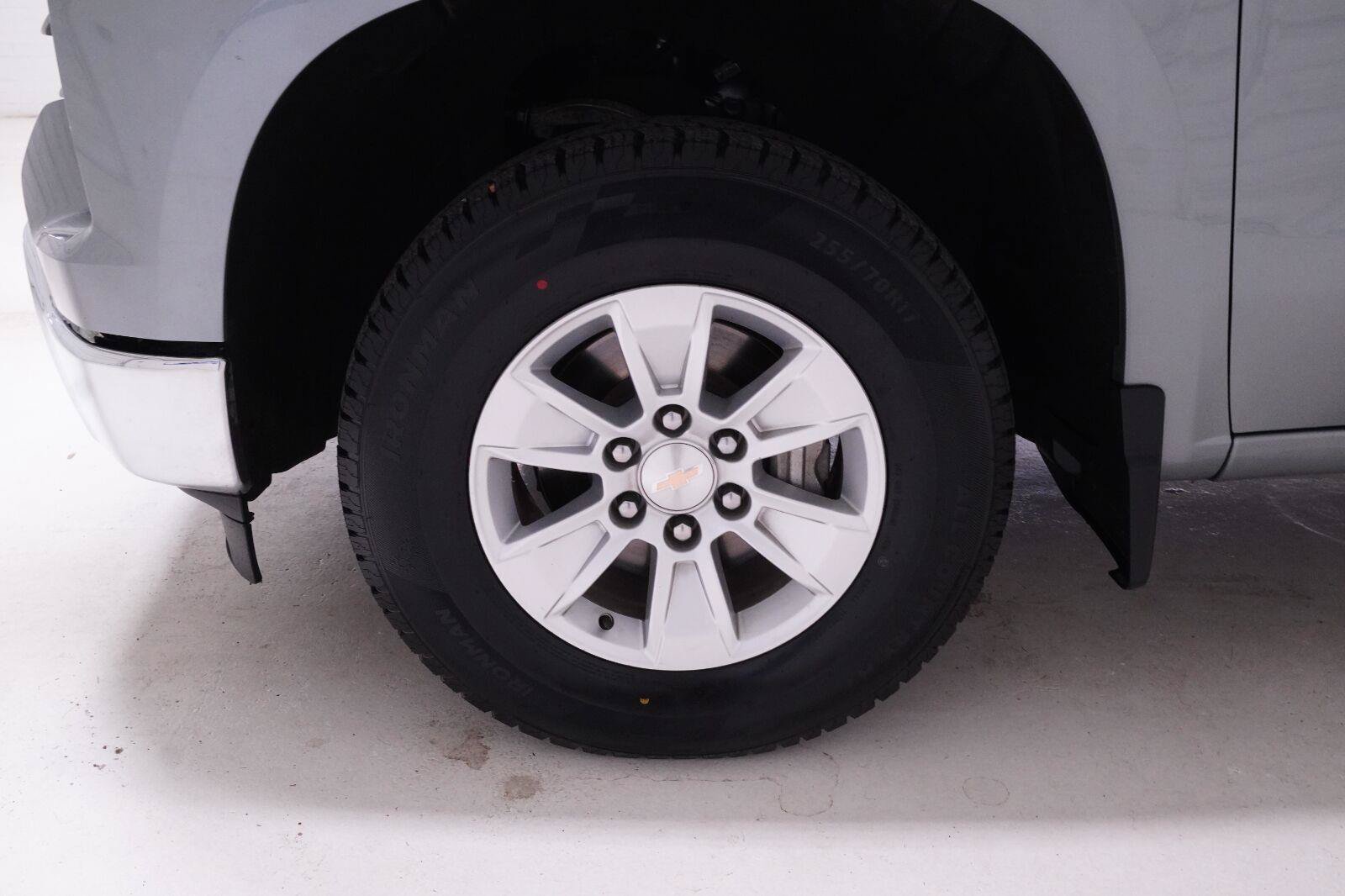 Used 2025 Chevrolet Silverado 1500 LT RWD image 32
