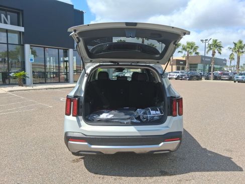 New 2026 Kia Sorento S w/ S Panoramic Sunroof Package FWD image 6