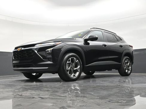 Used 2024 Chevrolet Trax LT FWD image 20