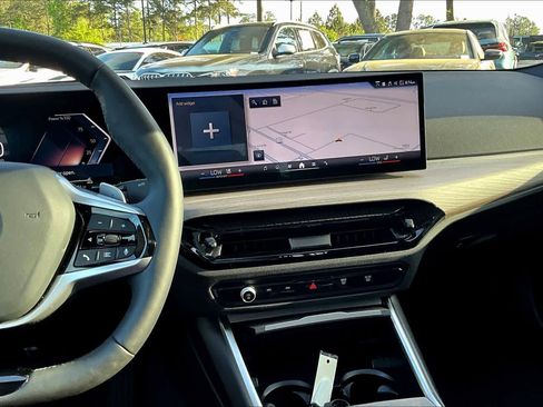 Used 2025 BMW 330i Sedan RWD image 7