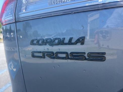 Used 2022 Toyota Corolla Cross LE image 8