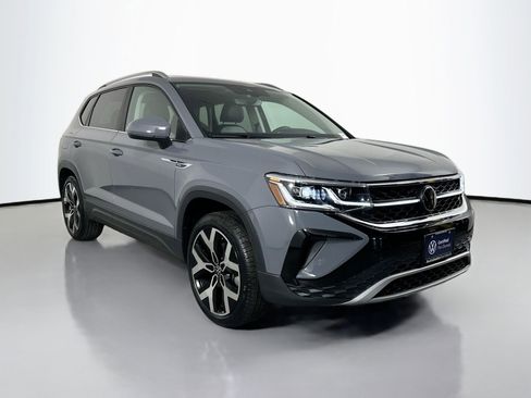 Certified 2023 Volkswagen Taos SEL image 3