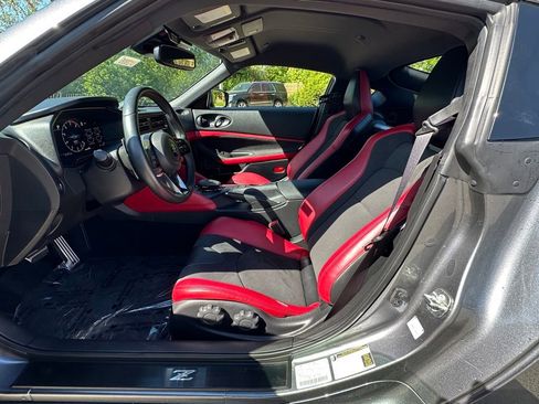 Used 2025 Nissan Z Performance w/ Floor Mat Package RWD image 20
