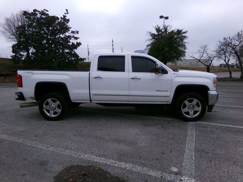 Used 2015 GMC Sierra 2500 SLT w/ Duramax Plus Package image 5