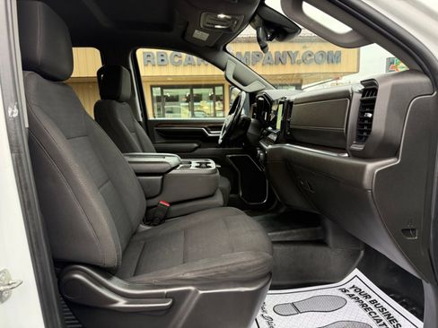 Used 2024 Chevrolet Silverado 2500 LT w/ Convenience Package image 11