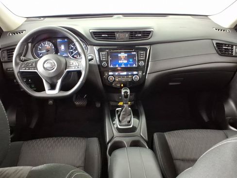 Used 2019 Nissan Rogue SV FWD image 16