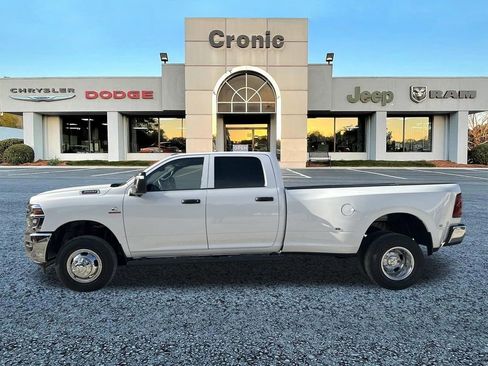 New 2026 RAM 3500 Tradesman AWD/4WD image 6