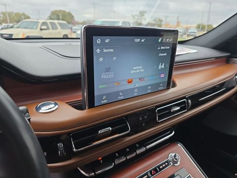 Used 2021 Lincoln Aviator Reserve w/ Equipment Group 201A image 10