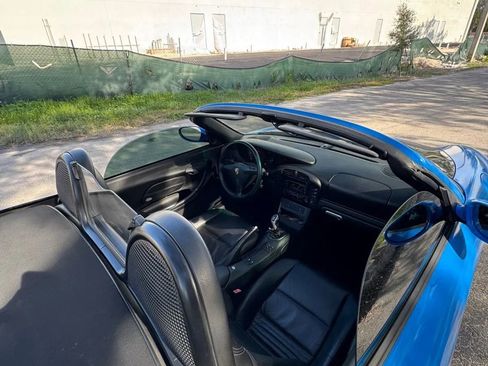 Used 2004 Porsche Boxster image 9